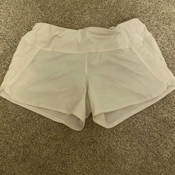White lululemon speed up shorts size 8 - Picture 1 of 5